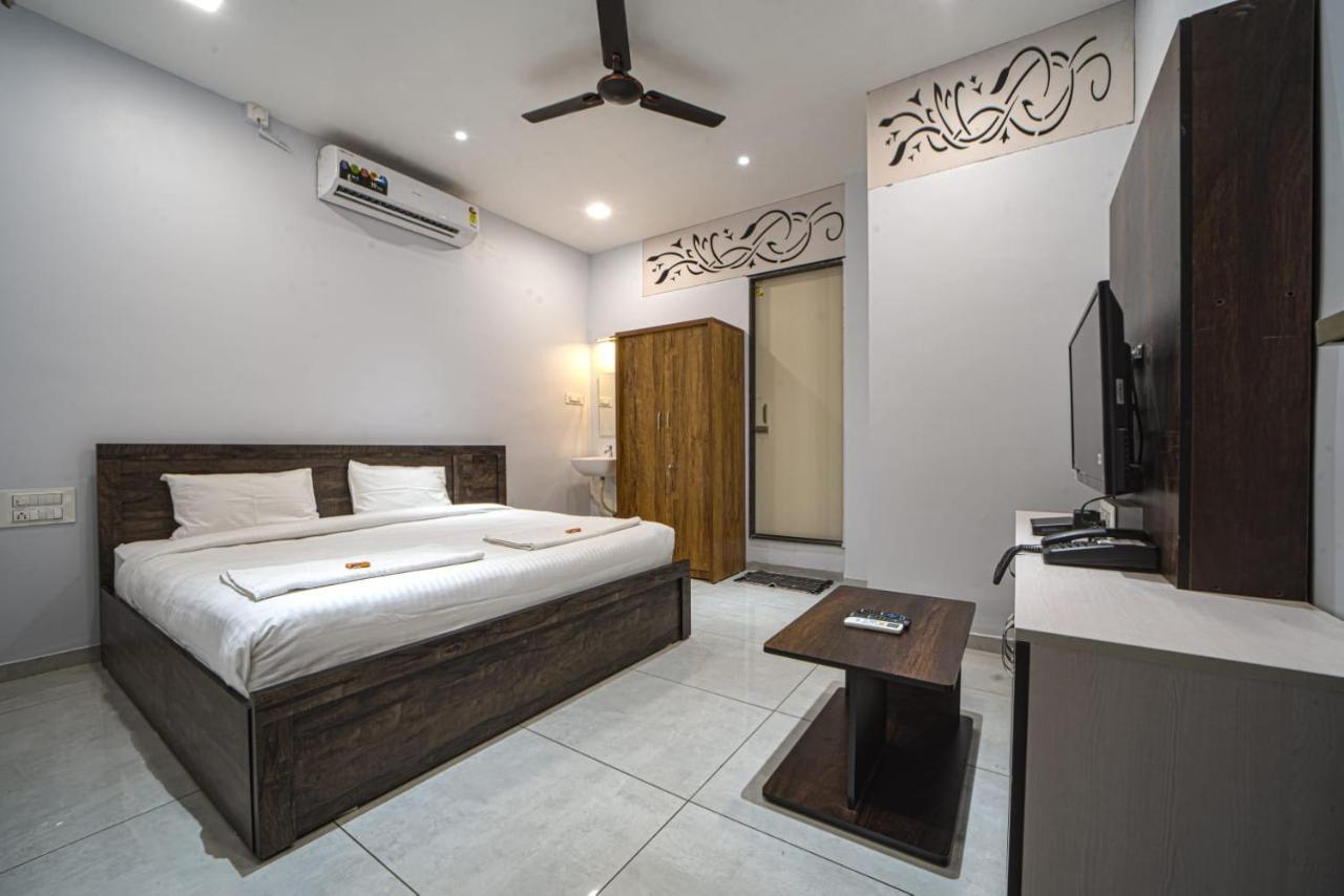 Hotel Saheb Kolhapur Exterior photo